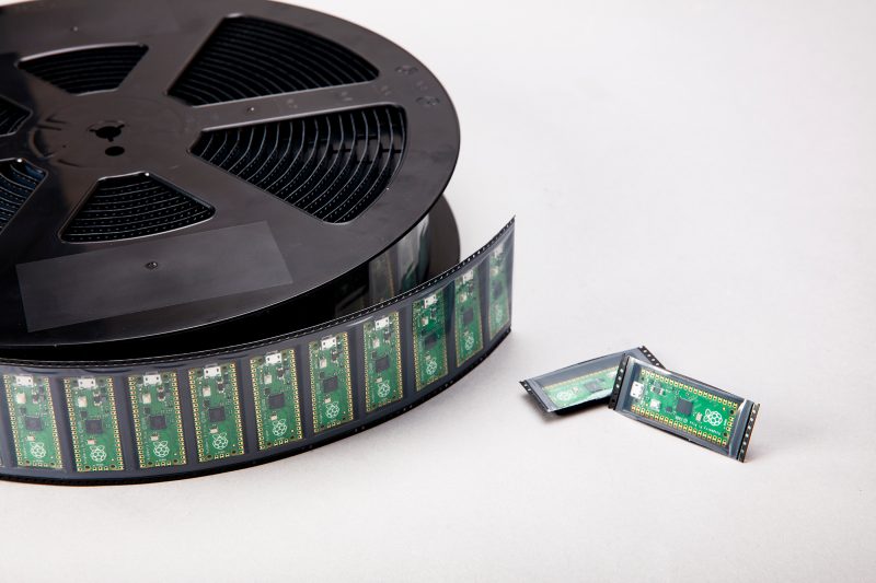 A reel of 悠悠影院 Pi Pico boards