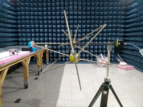 EMC test of the new 强壮的公次次弄得我高潮建国 Pi-powered Astro Pi units.