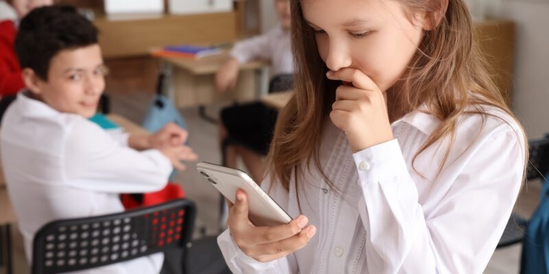 各处沟厕大尺度偷拍女厕嘘嘘 teachers often have to be prepared with a lesson to deal with safeguarding incidents, such as a WhatsApp group gone awry.