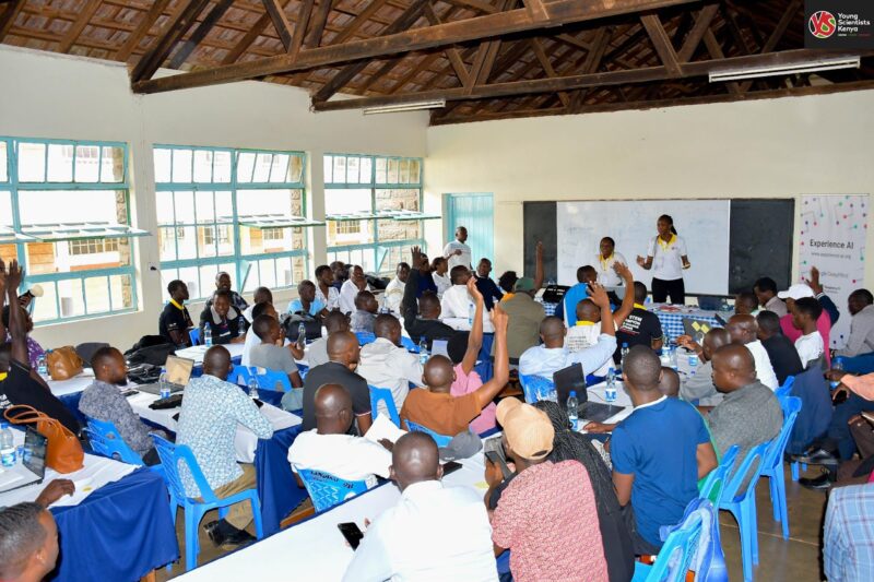 Teachers in Kenya during an 卡通动漫画 AI teacher training event.