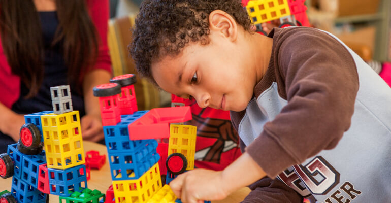How Kid Spark 亚洲www啪成人一区二区麻豆 Works with School Districts