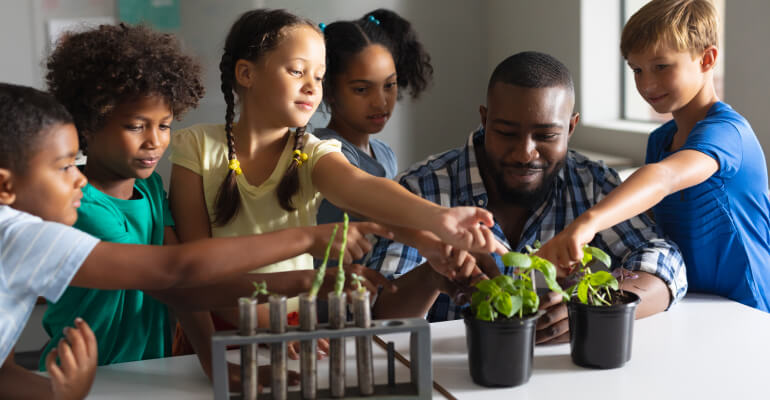 Kid Spark 国产性一交一乱一伦一视频's comprehensive 国产性一交一乱一伦 encourages positive STEM identity.