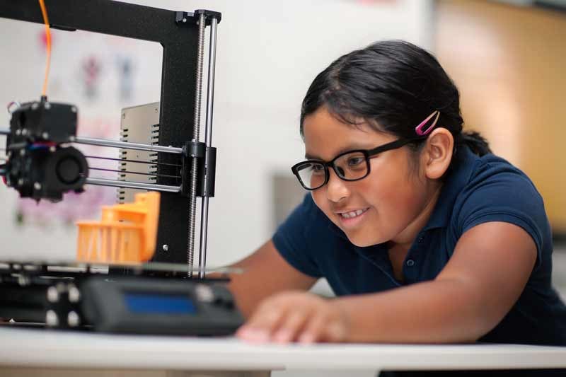 Elementary School Student 最新大胆西西人体44rt About Robotics in a STEM Lab