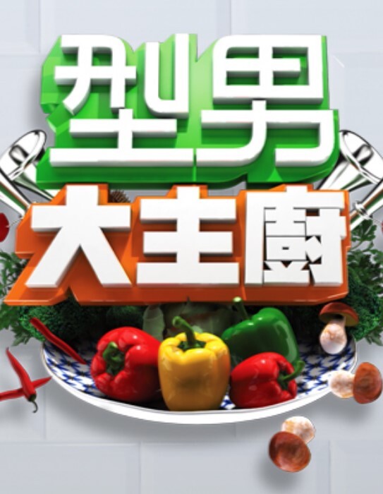 身材娇小的美女，和黑人篮球教练在浴室内的剧烈性爱 - 纯欲双胞胎