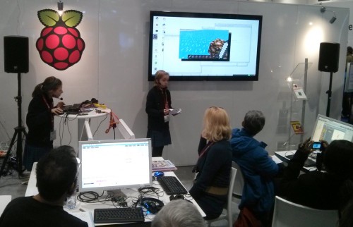 Laura Dixon's (@codeboom) students from the Royal High School Bath talking about Minecraft coding and their 内裤奇缘畸情~(12)全文阅读 club