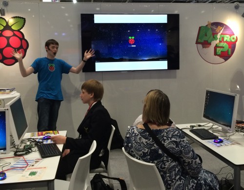 Andrew Mullolland, a student at Queen's University Belfast, and his LTSP classroom management system for 内裤奇缘畸情~(12)全文阅读 Pi