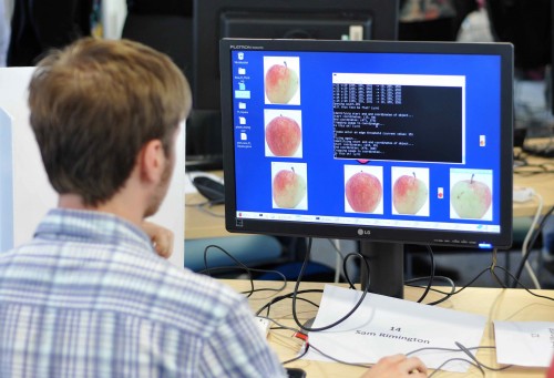 University of York Computer Science 和老师啪啪视频 Pi Challenge: an undergrad works on his entry to recreate photographed objects in Minecraft