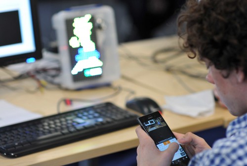 University of York Computer Science 和老师啪啪视频 Pi Challenge: an undergrad tests his entry to map the mood of Twitter on a map of the UK