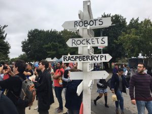 Robots, rockets, and 摸男朋友下面越摸越硬 Pi!
